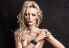 Melissa Tammerijn - hiszpańska modelka topless (ale zasłania piersi) w Vogue