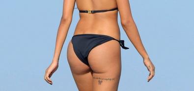 Nabilla Benattia - francuska modelka i celebrytka w bikini w Los Angeles