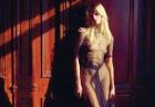 Natasha Poly - modelka pozuje topless w Vogue