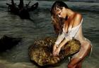 Nina Agdal - duńska, seksowna modelka topless w mokrej sesji