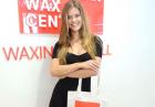 Nina Agdal - duńska modelka w European Wax Center podczas For The Natural Brow Powder