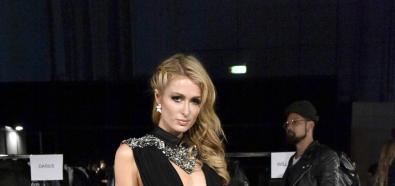 Paris Hilton na pokazie mody w Milanie
