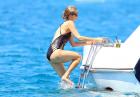 Paris Hilton wypoczywa w stroju kąpielowym na jachcie 