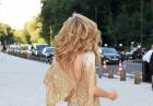 Paris Hilton w złotym naked dress