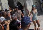Rihanna w rudych włosach na Kubie