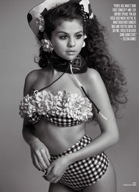 Selena Gomez - mały skandal przez sesję w magazynie "V"