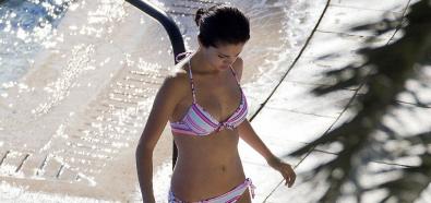 Selena Gomez - piosenkarka w bikini