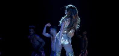 Selena Gomez w seksownych kreacjach na koncercie