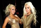 Karissa i Kristina Shannon - Króliczki Playboya przed nocnym klubem w Londynie