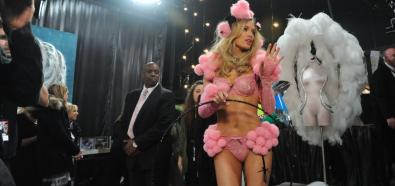 Doutzen Kroes i Rihanna - Victoria's Secret Fashion Show 2012