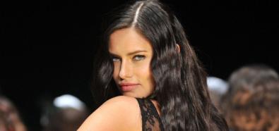 Adriana Lima - seksowna modelka na pokazie Dosso Dossi w Turcji