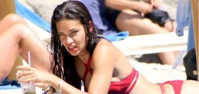 Adriana Lima w ''dziurawym'' bikini