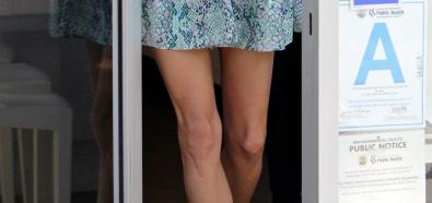 Alessandra Ambrosio - nogi seksownej modelki w Los Angeles