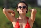 Alessandra Ambrosio w czerwonym bikini