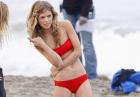 AnnaLynne McCord w bikini na plaży w Los Angeles