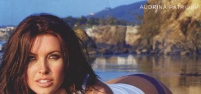 Audrina Patridge w czerwonym bikini na okładce lutowego wydania magazynu FHM
