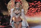 Candice Swanepoel na wybiegu Victoria's Secret Fashion Show