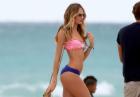 Candice Swanepoel - Aniołek Victoria's Secret w bikini Victoria's Secret na plaży w Miami