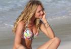 Candice Swanepoel - kusząca modelka w bikini Victoria's Secret na plazy St Barts