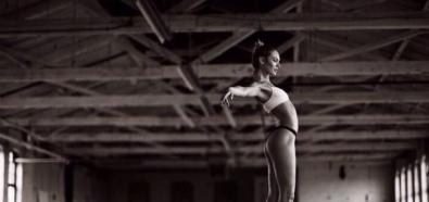 Candice Swanepoel ćwiczy balet i wygląda zjawiskowo
