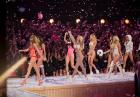 Candice Swanepoel na pokazie Victoria's Secret Fashion Show 2015