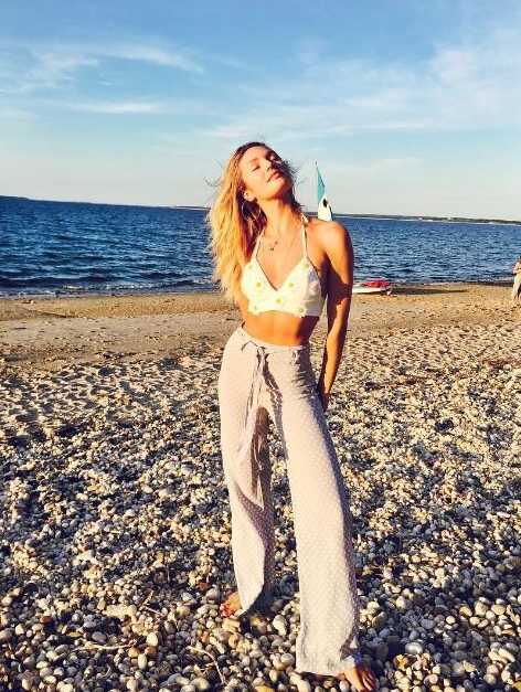 Candice Swanepoel i jej lato na Instagramie