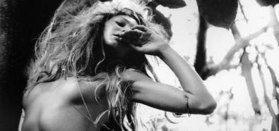 Candice Swanepoel naga na zdjęciach Russella Jamesa