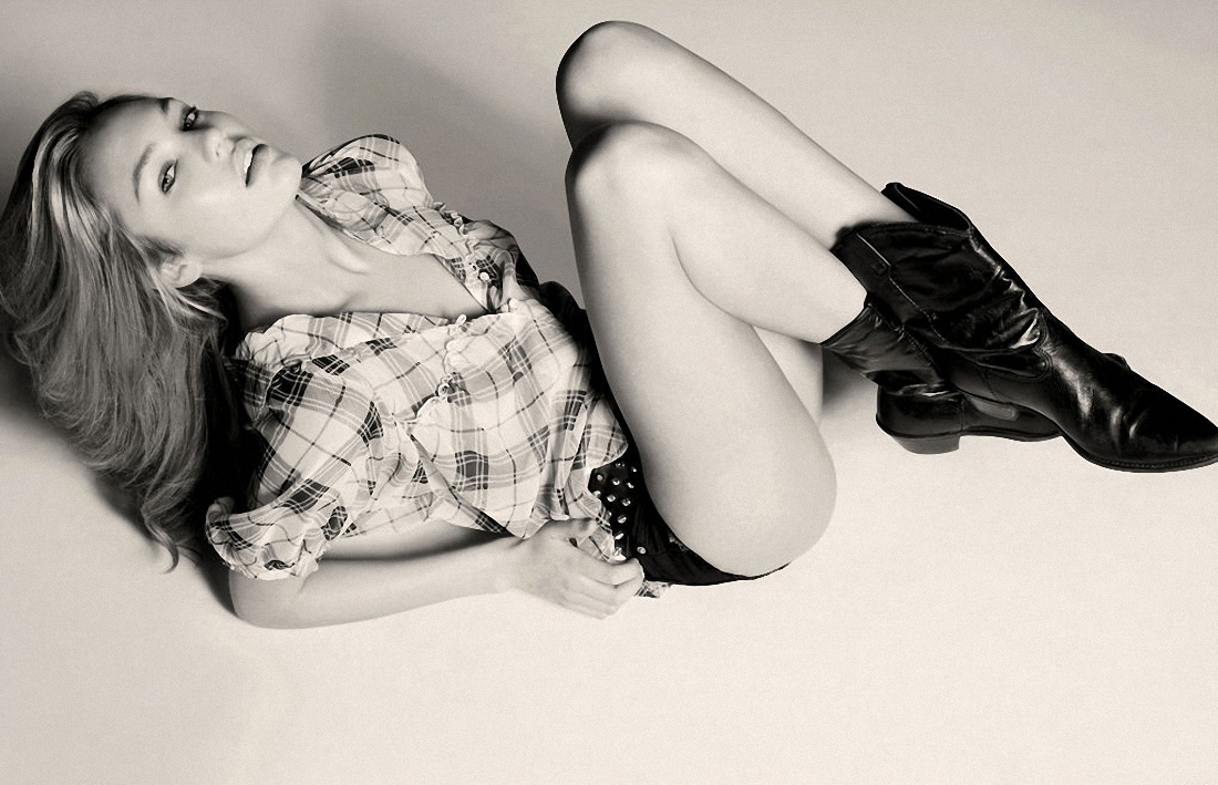 Candice Swanepoel topless na zdjęciach Setha Sabela
