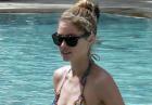 Doutzen Kroes - seksowna modelka w bikini na basenie w Miami