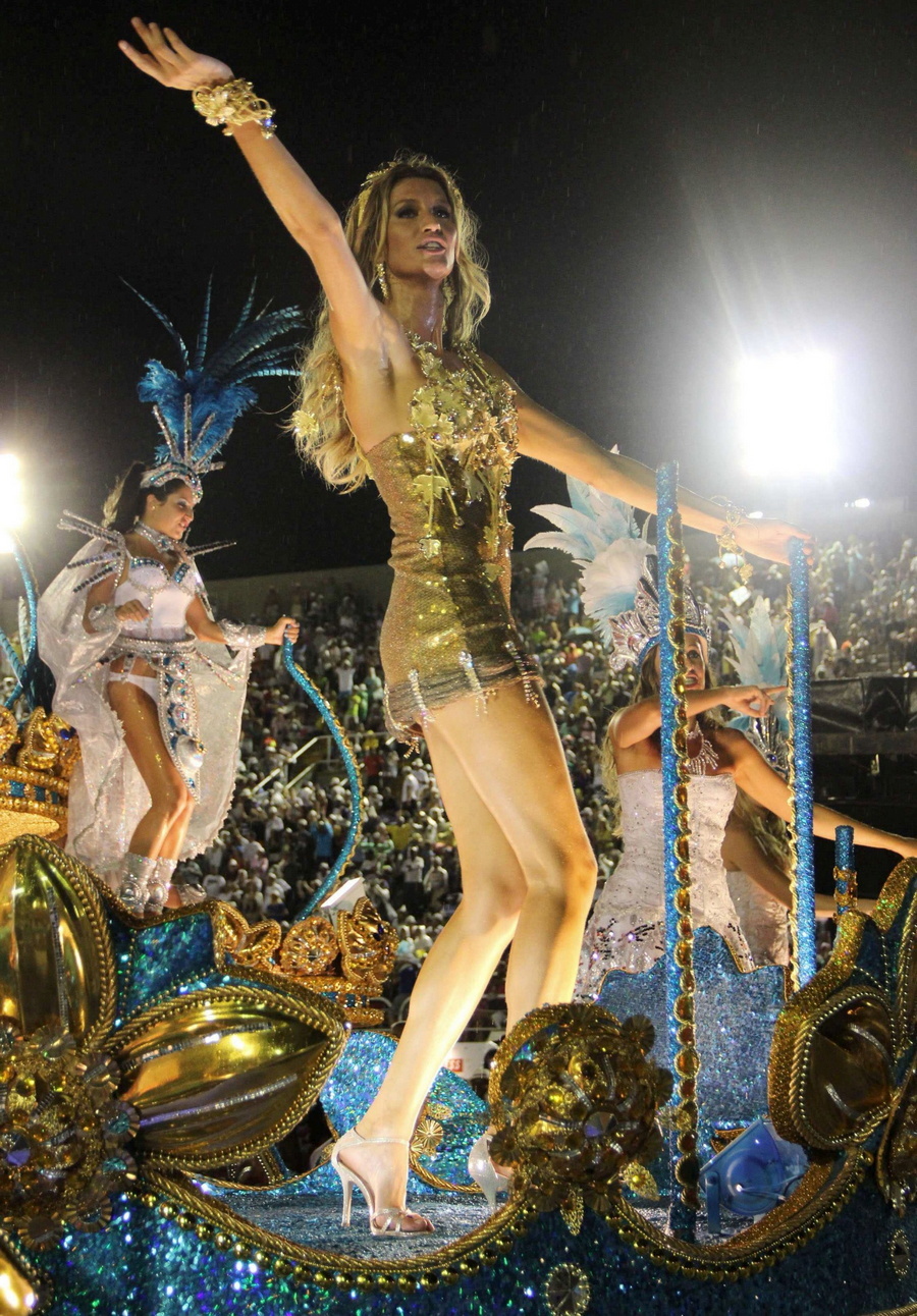 Gisele Bundchen na karnawałowej paradzie w Rio de Janeiro