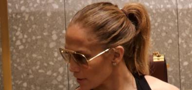 Jennifer Lopez odsłoniła biust na zakupach