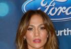 Jennifer Lopez z pięknym dekoltem na finale "Idola"