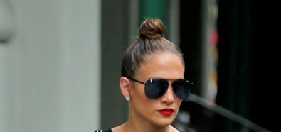 Jennifer Lopez w legginsach i glanach