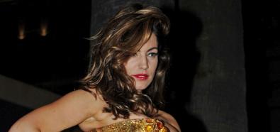 Kelly Brook - aktorka pozuje w Cannes