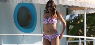 Kelly Brook w sesji w bikini New Look w Miami