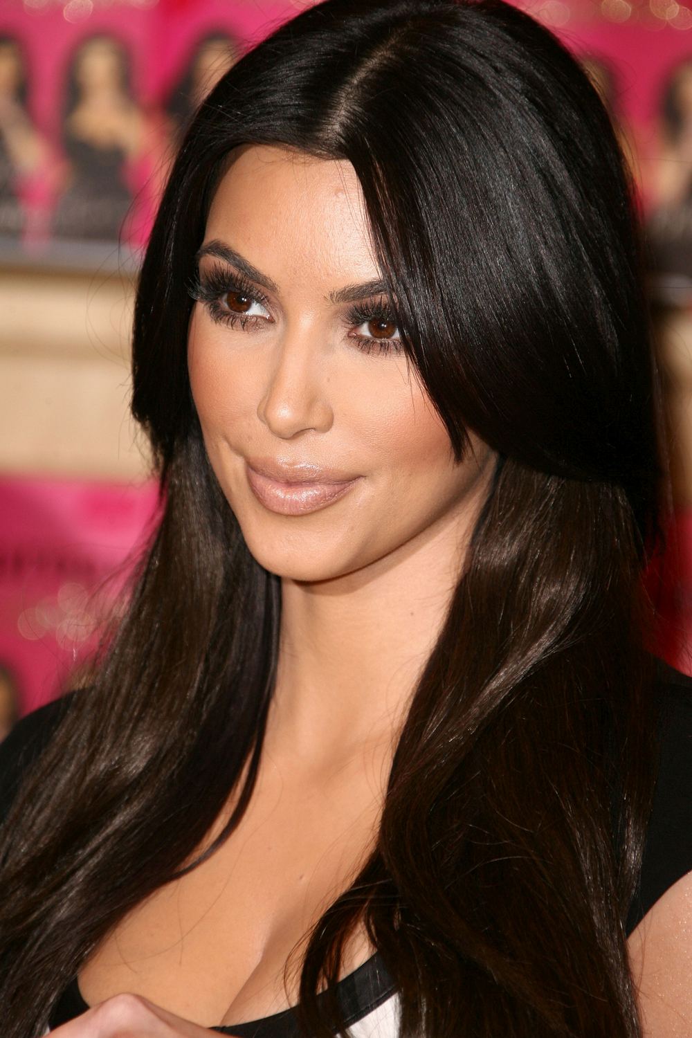 Kim, Kourtney, Khloe Kardashian podpisują książkę Kardashian Konfidental
