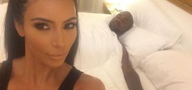 Kim Kardashian wyszczupla się gorsetem? 