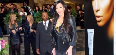 Kim Kardashian dmucha... świeczki