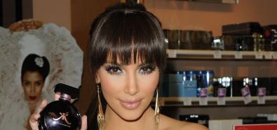 Kim Kardashian promuje swoje perfumy w Camarillo