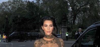 Kim Kardashian w naked dress