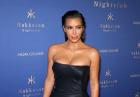 Kim Kardashian seksownie w nocnym klubie