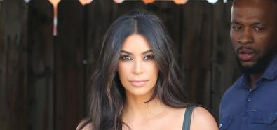 Kim Kardashian w sexi obcisłej sukience