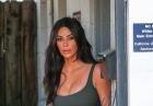 Kim Kardashian w sexi obcisłej sukience