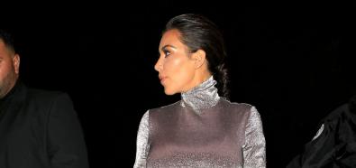 Kim Kardashian w srebrzystej sukni w Los Angeles