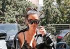 Kim Kardashian w sukni rodem z sex shopu