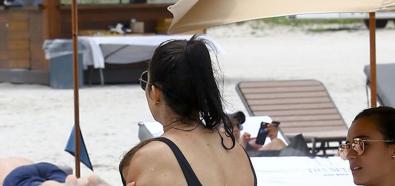 Kourtney Kardashian odsłoniła pośladki na plaży 