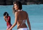 Lily Aldridge - sesja w bikini Victorias Secret na plaży St. Barths