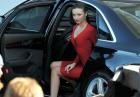 Miranda Kerr - seksowna modelka w obcisłej sukience w Beverly Hills