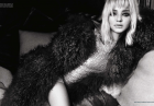 Miranda Kerr - seksowna modelka pozuje topless w Vogue