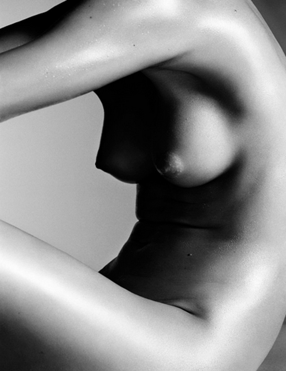 Miranda Kerr - naga sesja modelki autorstwa Laurenta Darmona